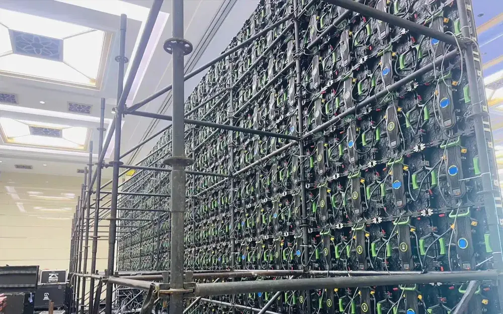 高清LED屏室内搭建现场 - 设备租赁详情