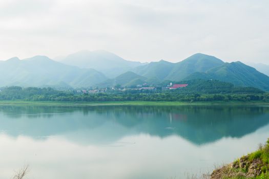 配图