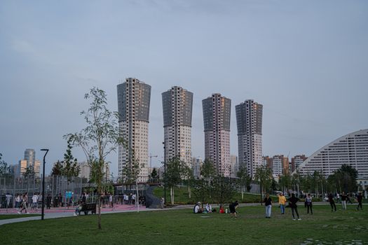配图