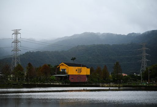 配图