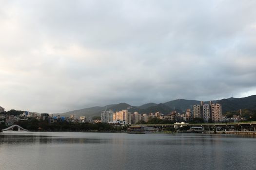 配图