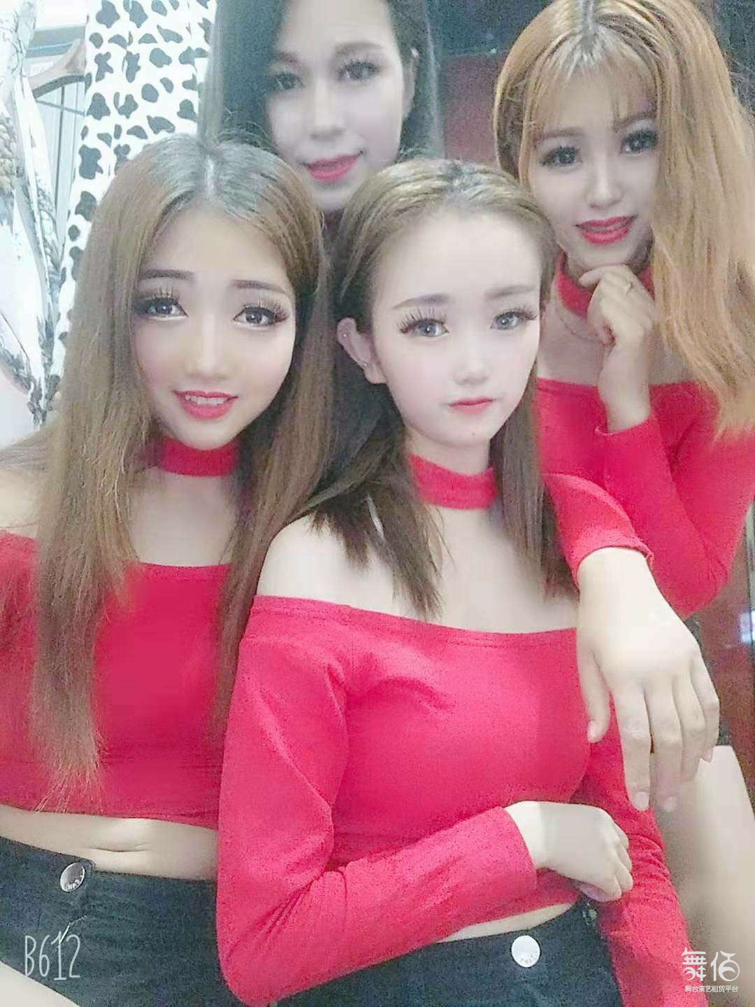 配图